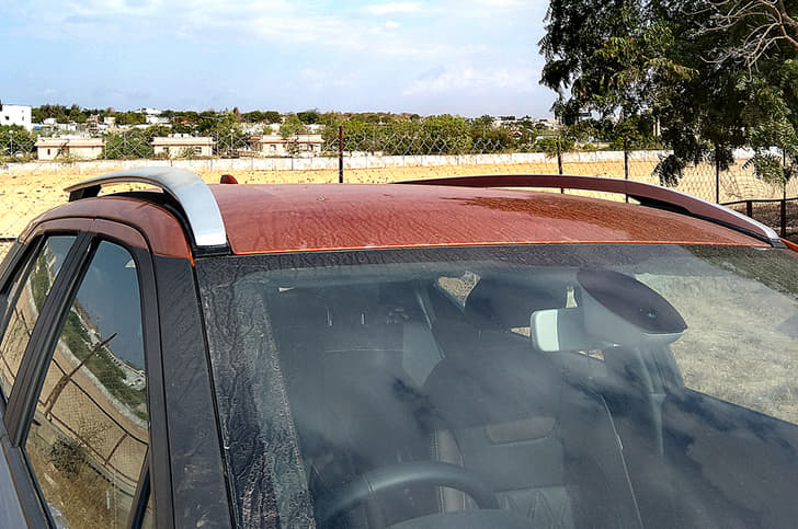 Silver roof rails add 5mm to overall height.