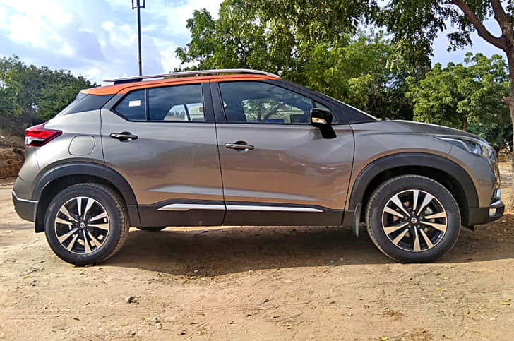 It has a 210mm ground clearance. 