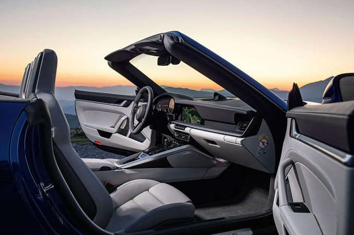 2019 Porsche 911 Cabriolet image gallery