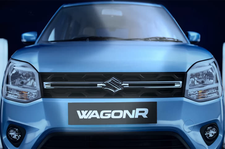 The bonnet is longer on the new model; grille design is simpler.