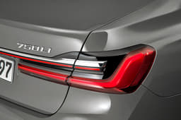 2019 BMW 7 Series image gallery