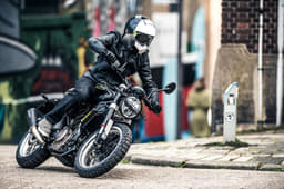 Husqvarna Svartpilen 401