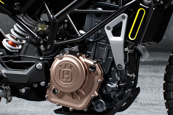 Engine casing has a unique bronze finish.