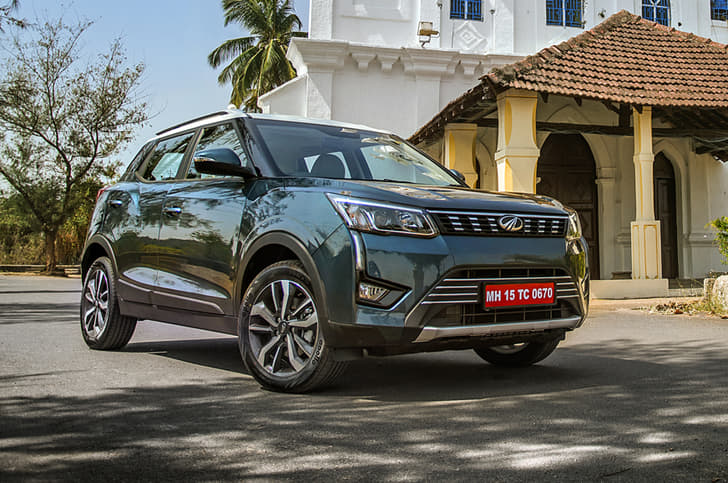 Dual-tone colour options are only available with the higher-spec trims W8 and W8 (O) trims.