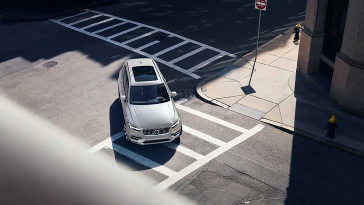 Volvo XC90 facelift image gallery