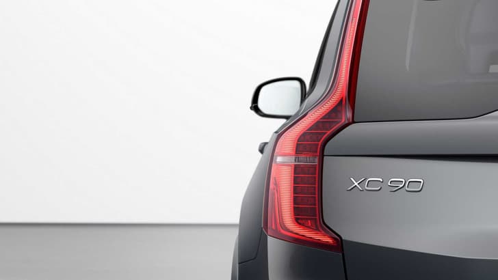 Volvo XC90 facelift image gallery