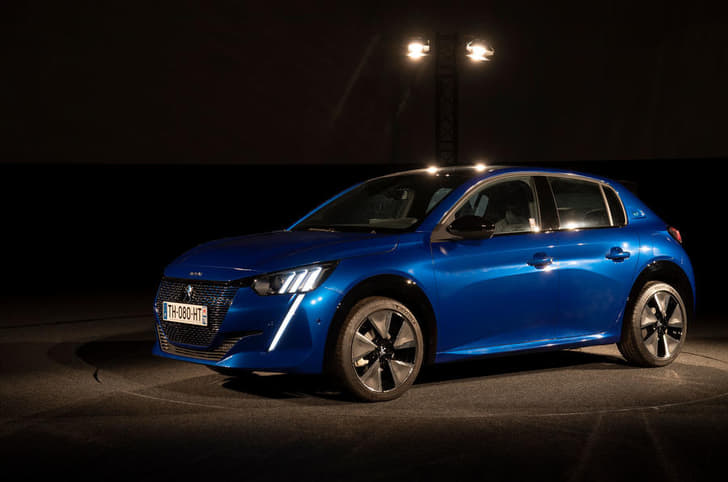 2019 Peugeot 208 image gallery