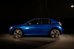 2019 Peugeot 208 image gallery
