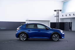 2019 Peugeot 208 image gallery