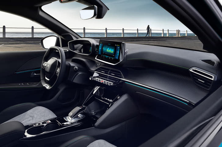 2019 Peugeot 208 image gallery