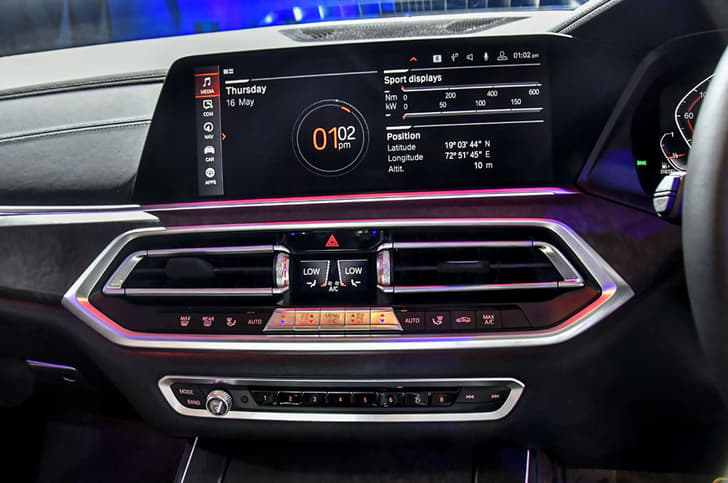 2019 BMW X5 image gallery