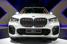 2019 BMW X5 image gallery