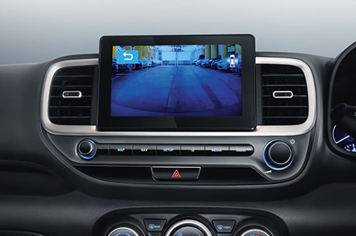 8.0-inch screen also serves as display for reverse camera. 