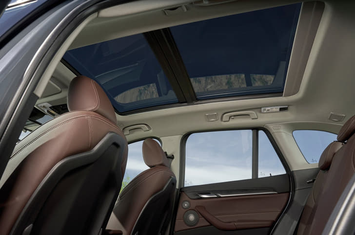2019 BMW X1 image gallery
