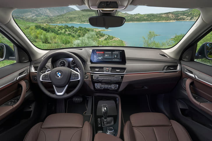 2019 BMW X1 image gallery