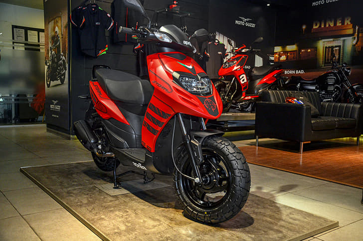 Aprilia Storm 125.