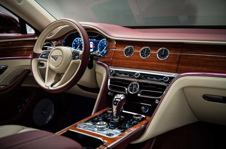 2019 Bentley Flying Spur image gallery