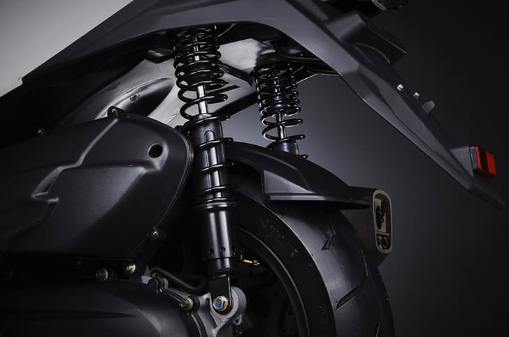 22 KYMCO X-Town 300i scooter image gallery