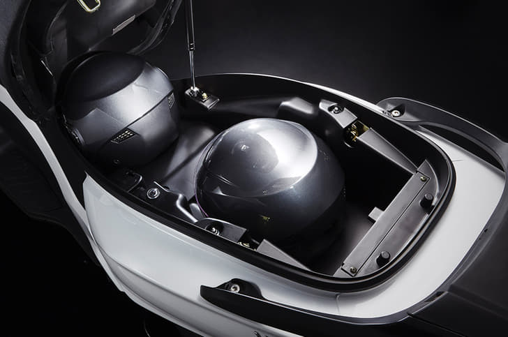 22 KYMCO X-Town 300i scooter image gallery