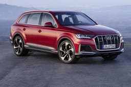 Audi Q7 Front Right Three Quarter