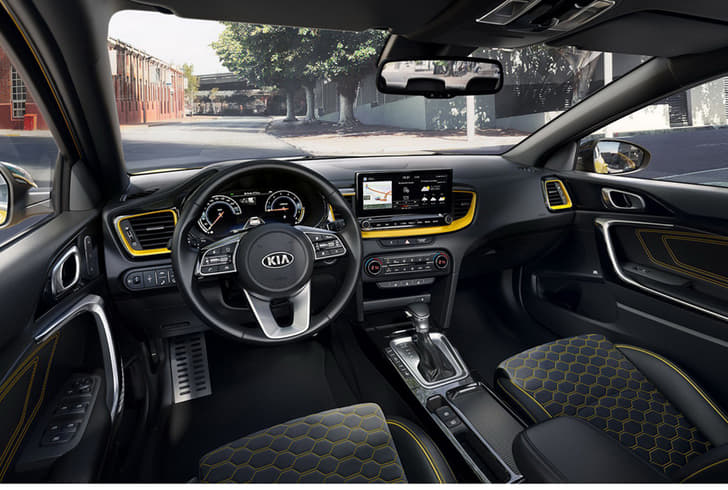 2020 Kia XCeed image gallery
