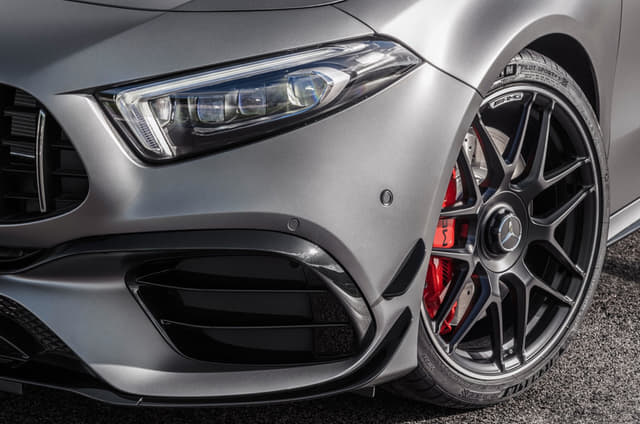 Front Right Three Quarter Image - 8745