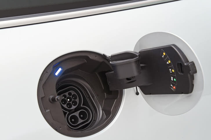 2019 Mini Cooper SE image gallery