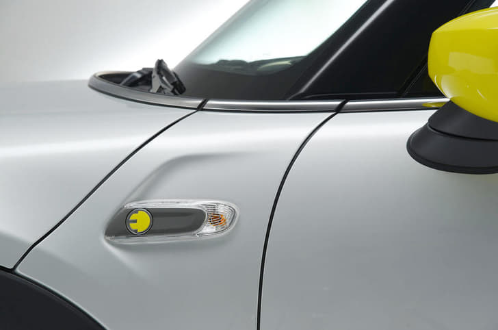 2019 Mini Cooper SE image gallery