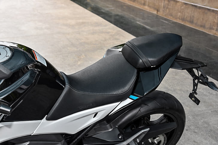 CFMoto 650NK.