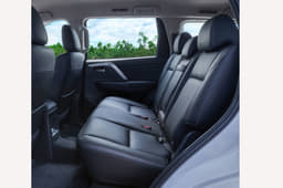 Mitsubishi Pajero Sport facelift image gallery