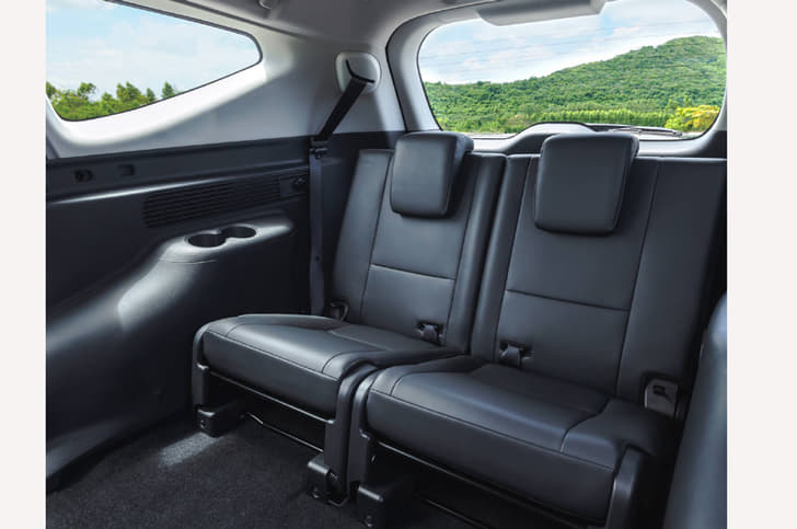 pajero sport captains chair