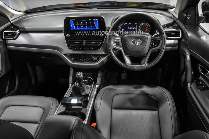 2019 Tata Harrier black edition image gallery