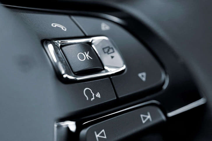 Volkswagen Virtus Steering Mounted Controls