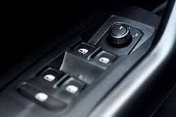 Volkswagen Virtus Door Controls