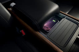 2020 Land Rover Defender image gallery