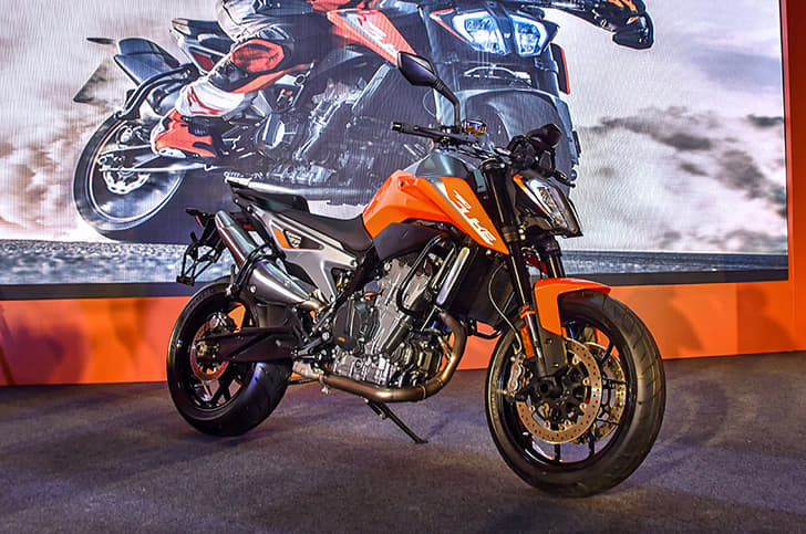 KTM 790 Duke.
