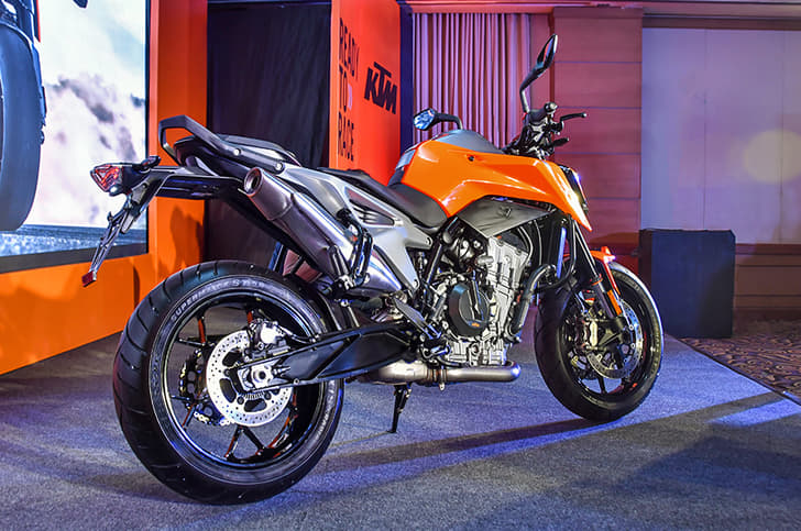 KTM 790 Duke.