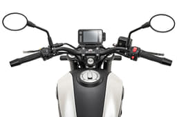 Leoncino 250 rider's perspective.
