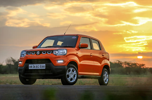 Front Right Three Quarter Image - 11961