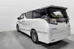 India-spec Toyota Vellfire image gallery