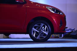 2020 Hyundai Aura image gallery