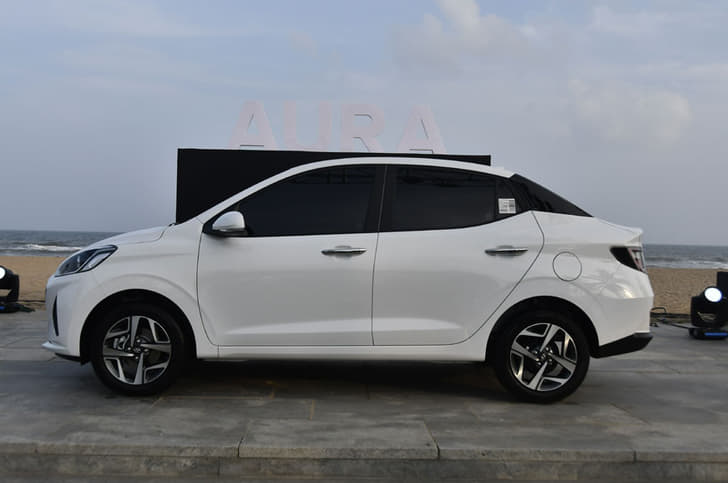 2020 Hyundai Aura image gallery