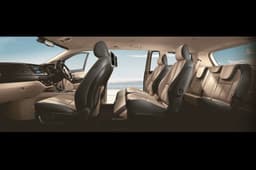 Kia Carnival Front Row Seats