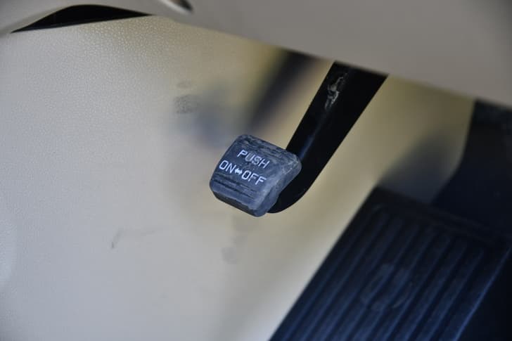 Kia Carnival Foot Controls