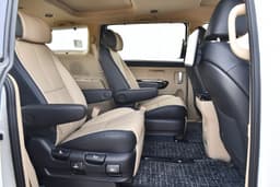 Kia Carnival Second Row Seats