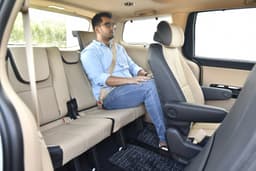 Kia Carnival Second Row Seats