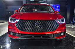 MG RC6 sedan.