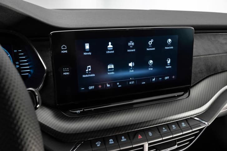 2020 Skoda Octavia RS image gallery