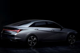 2021 Hyundai Elantra image gallery