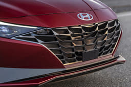 2021 Hyundai Elantra image gallery